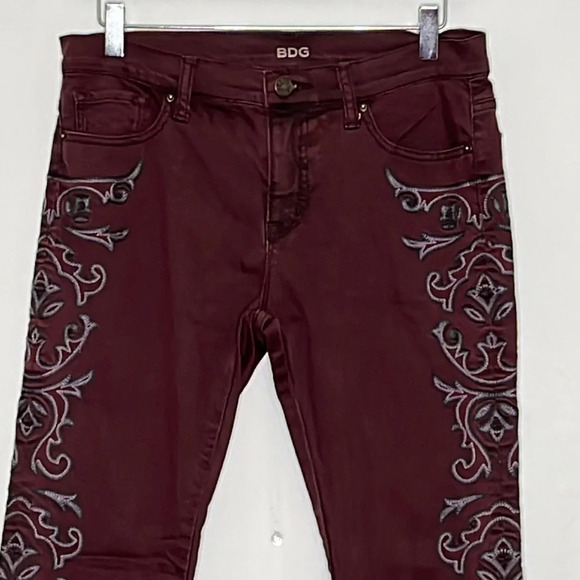 BDG Mid Rise Twig Ankle Embroidered Jeans in Burgundy - Size 30 - Picture 3 of 8